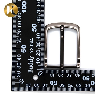 Cinturones de cinturón personalizados de aleación de zinc con diseño simple y diestro